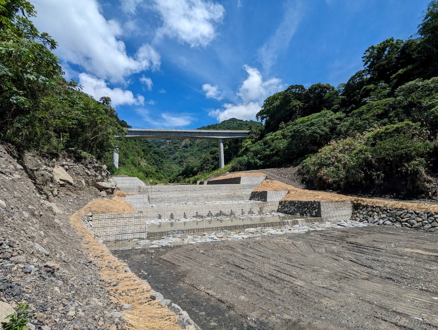 桃源區建國橋下游野溪一期整治工程